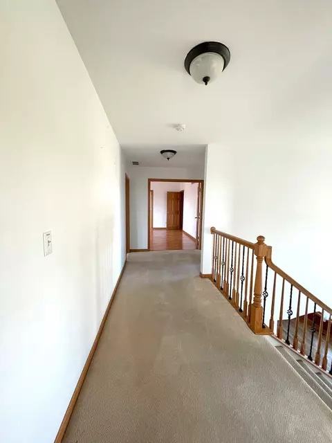 Entry Way - 3099 E 1825th Rd, Ottawa, IL 61350 photo 2 of 4