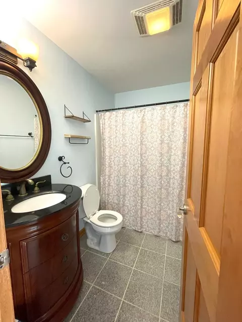 Bath - 3099 E 1825th Rd, Ottawa, IL 61350 photo 5 of 5