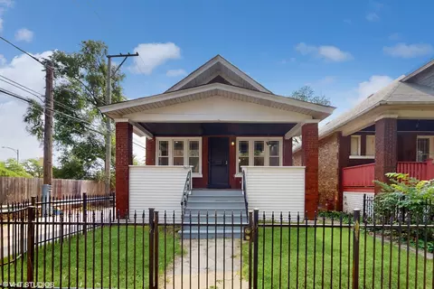 7915 S Ridgeland Ave, Chicago, IL 60617