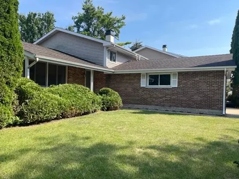 471 Raphael Ave, Buffalo Grove, IL 60089