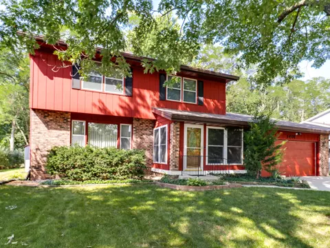 1401 Heritage West Rd, Normal, IL 61761
