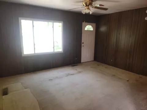 808 Robert St, Aurora, IL 60506 photo 3