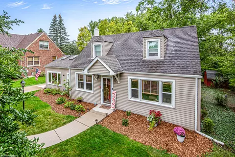 7230 W 120th St, Palos Heights, IL 60463