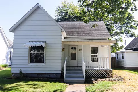 109 S Pine St, Villa Grove, IL 61956