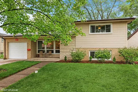 847 S Cedar Ave, Elmhurst, IL 60126