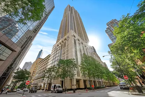 55 Erie St #1501, Chicago, IL 60611