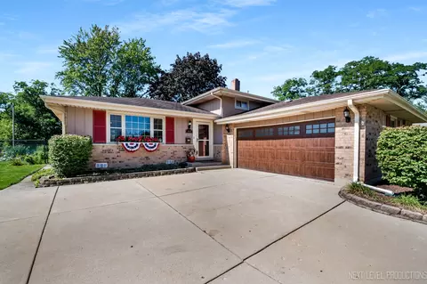 14932 Lynne Ct, Oak Forest, IL 60452