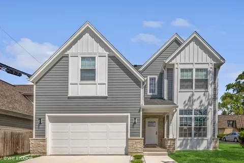 521 W 3rd St, Elmhurst, IL 60126