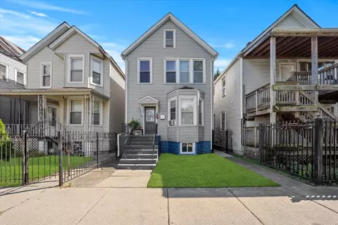 8425 S Brandon Ave, Chicago, IL 60617