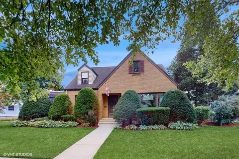 633 Oakland Ave, Elgin, IL 60120