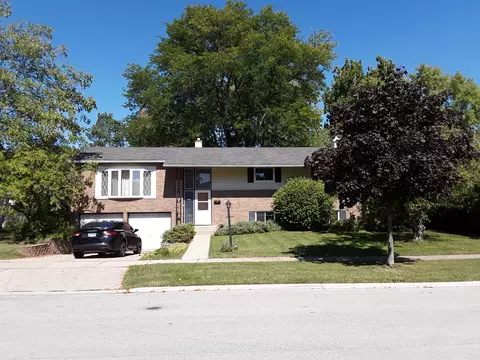 1128 E Patten Dr, Palatine, IL 60074
