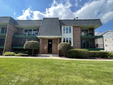 15721 Old Orchard Ct #2N, Orland Park, IL 60462
