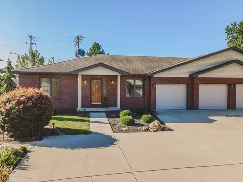 315 E 7th St #S1, Gridley, IL 61744
