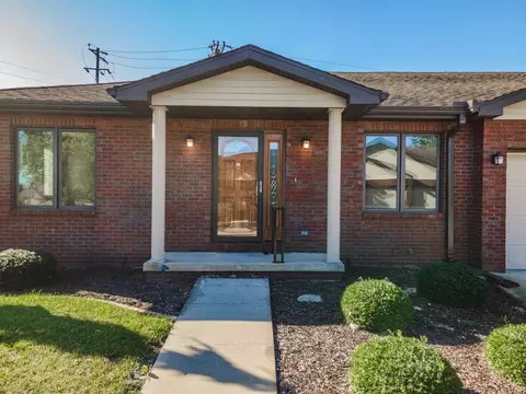 315 E 7th St #S1, Gridley, IL 61744 photo 2