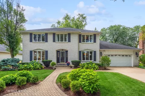 106 Lewis Ln, Wheaton, IL 60189