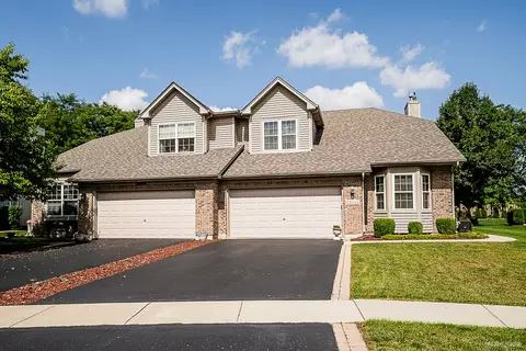 13545 Golden Eagle Cir, Plainfield, IL 60544 photo 2