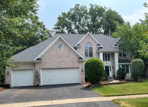 1402 King Edward Ave, Saint Charles, IL 60174