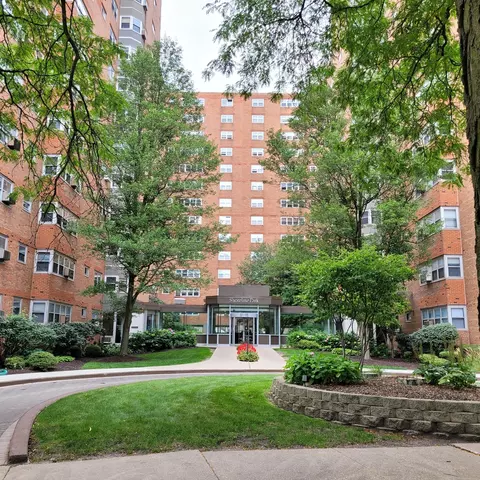 4950 N Marine Dr #1405, Chicago, IL 60640