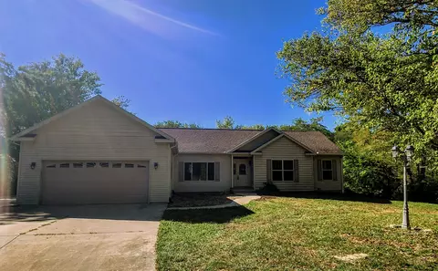 1916 Piatt Rd, Monticello, IL 61856