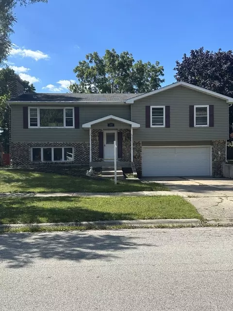 220 N Rosedale Ave, Aurora, IL 60506