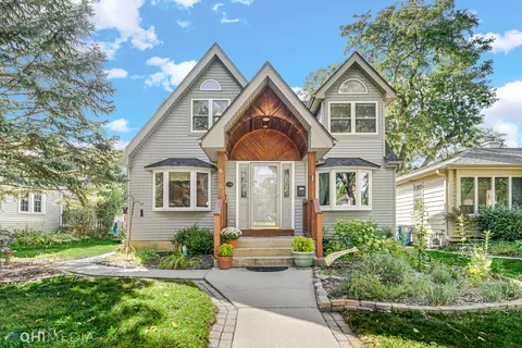 416 N Cherry St, Itasca, IL 60143