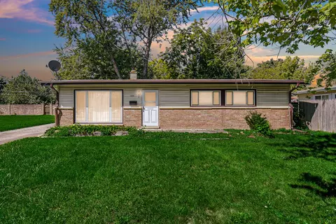 1140 Wallace Ct, Chicago Heights, IL 60411
