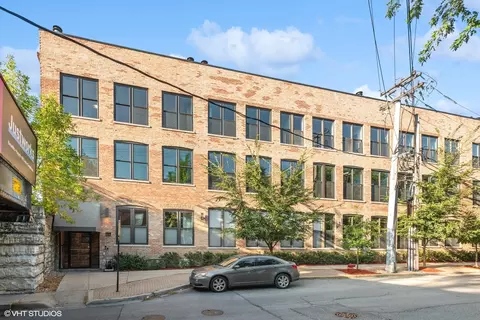 1760 W Wrightwood Ave #300, Chicago, IL 60614