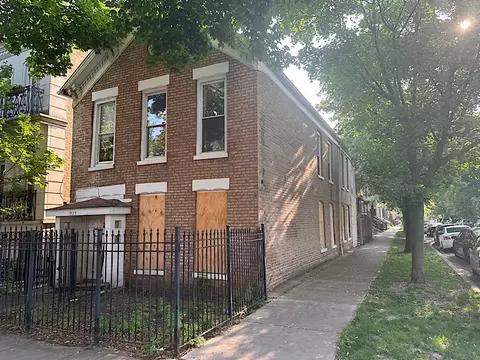 1925 N Oakley Ave, Chicago, IL 60647