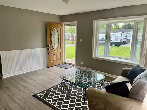 207 Macgregor Rd, Lockport, IL 60441 photo 4