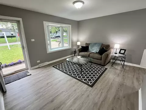 207 Macgregor Rd, Lockport, IL 60441 photo 3