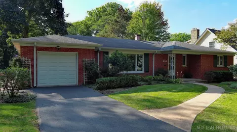 418 Grant Ave, Geneva, IL 60134