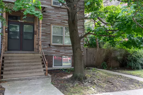 3511 N Bosworth Ave, Chicago, IL 60657