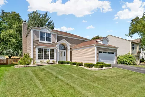 1860 Gleneagle Cir, Elgin, IL 60123 photo 2