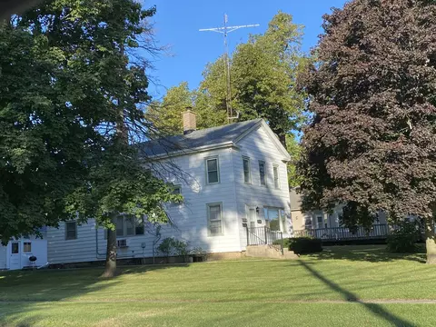 605 Washington St, Woodstock, IL 60098