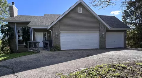 100 Vahalla Dr NE, Poplar Grove, IL 61065