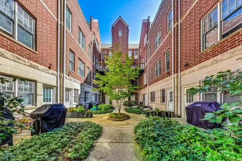 3947 N Hermitage Ave, Chicago, IL 60613