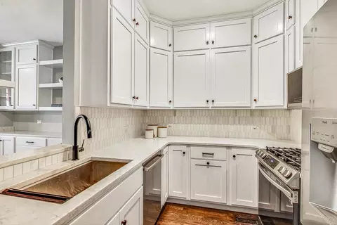 3947 N Hermitage Ave, Chicago, IL 60613 photo 8