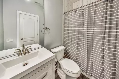 3947 N Hermitage Ave, Chicago, IL 60613 photo 14