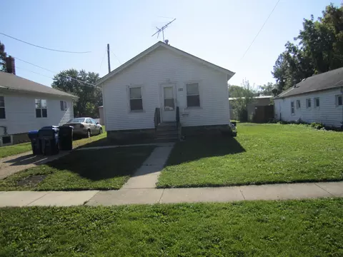 122 Holly St, Dekalb, IL 60115