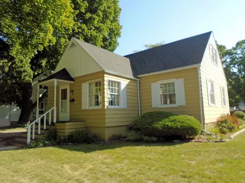 601 N 14th St, Rochelle, IL 61068