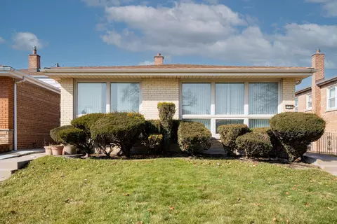 9134 S Oglesby Ave, Chicago, IL 60617