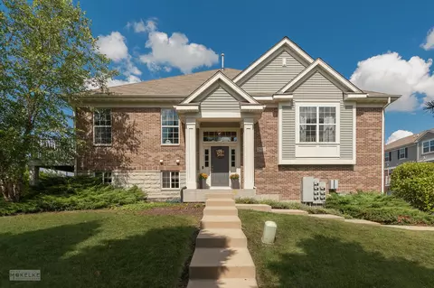 2648 Dunraven Ave, Naperville, IL 60540