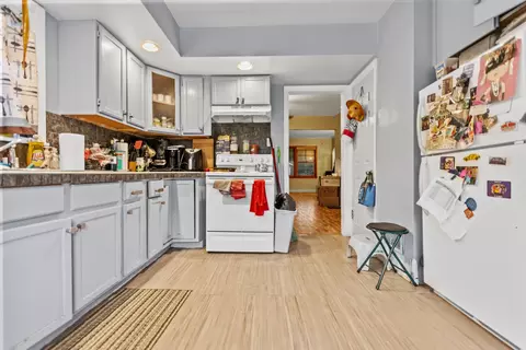 2 E Brayton St, Chicago, IL 60628 photo 9