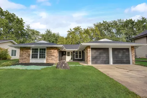 104 S Schmidt Rd, Bolingbrook, IL 60440
