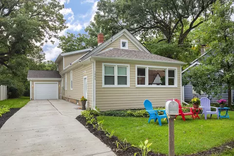 1805 Chapel Ct, Northbrook, IL 60062