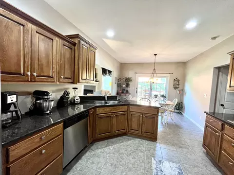 10 Hidden Grove Ln, Spring Valley, IL 61362 photo 11