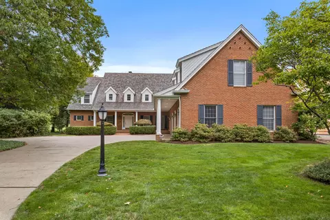 65 Greencroft Dr, Champaign, IL 61821 photo 2
