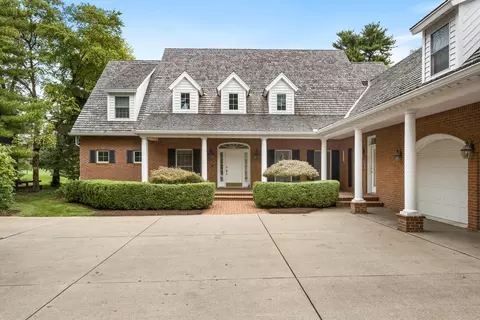 65 Greencroft Dr, Champaign, IL 61821 photo 3