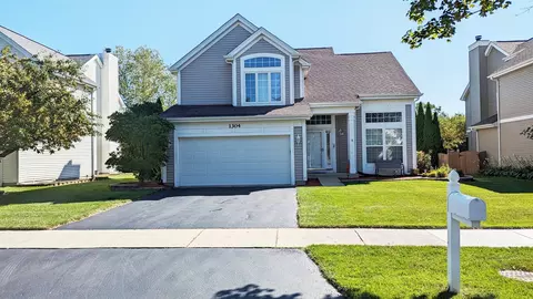 1304 Pennsbury Ln, Aurora, IL 60502