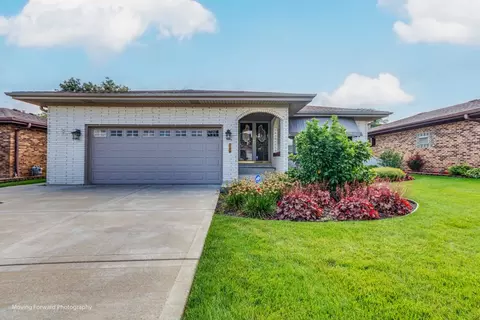 2927 Halifax Ave, Westchester, IL 60154